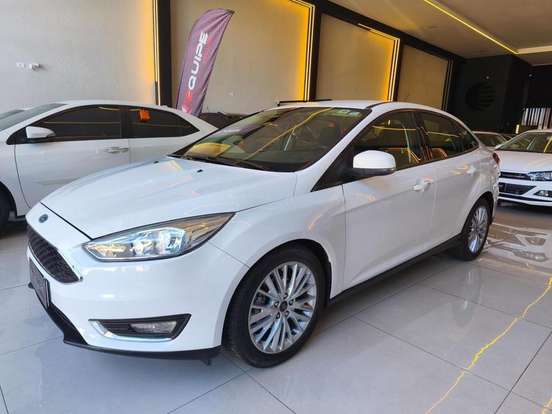 FORD-FOCUS-2017