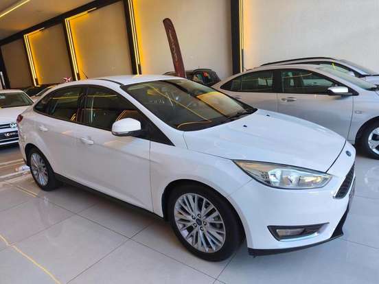 FORD-FOCUS-2017