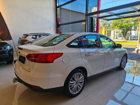 FORD-FOCUS-2017