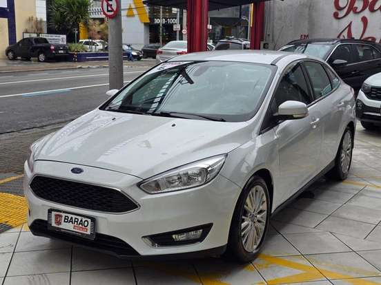 FORD-FOCUS-2015