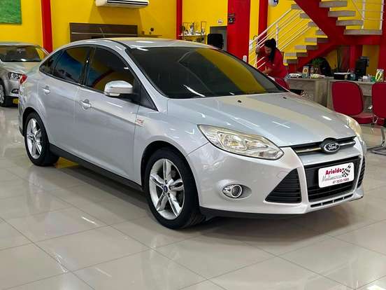 FORD-FOCUS-2.0 SE PLUS SEDAN 16V FLEX 4P AUTOMÁTICO FORD-FOCUS-2015
