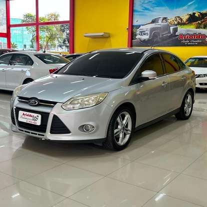 FORD-FOCUS-2015