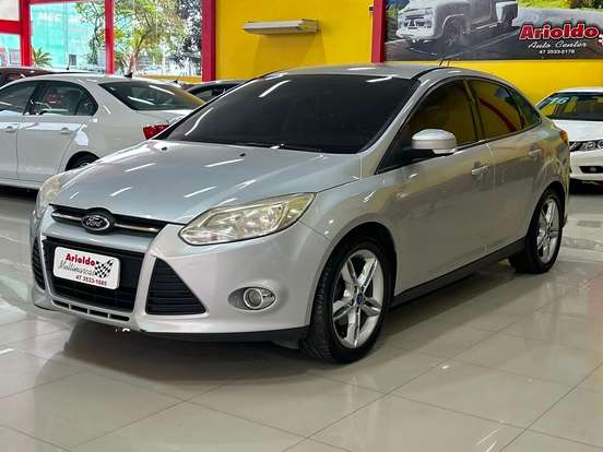 FORD-FOCUS-2.0 SE PLUS SEDAN 16V FLEX 4P AUTOMÁTICO FORD-FOCUS-2015