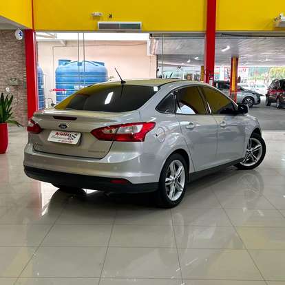 FORD-FOCUS-2015