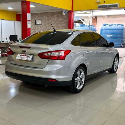 FORD-FOCUS-2015