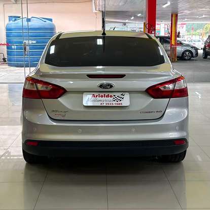 FORD-FOCUS-2015