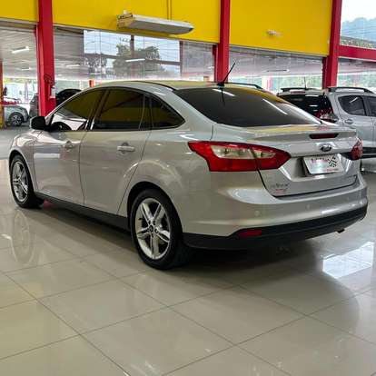 FORD-FOCUS-2015