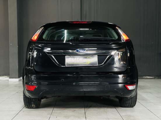 FORD-FOCUS-2012