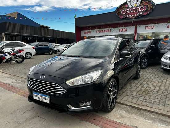 FORD-FOCUS-2017