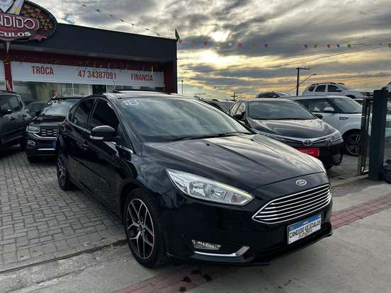 FORD-FOCUS-2017