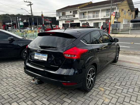FORD-FOCUS-2017