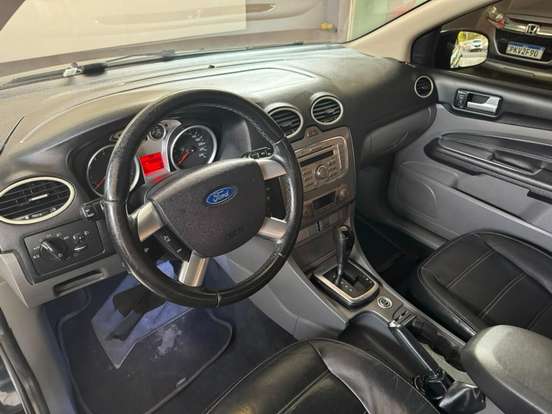 FORD-FOCUS-2.0 TITANIUM SEDAN 16V FLEX 4P AUTOMÁTICO FORD-FOCUS-2011