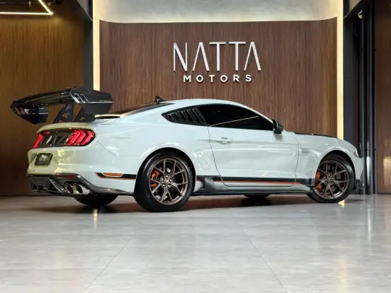 FORD-MUSTANG-2021