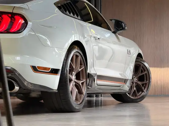 FORD-MUSTANG-2021