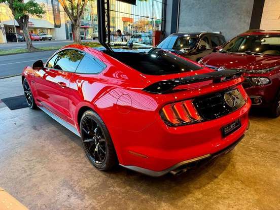 FORD-MUSTANG-2020