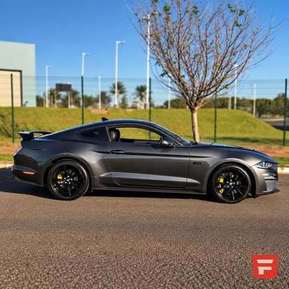 FORD-MUSTANG-2020