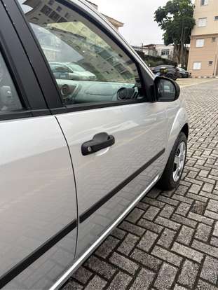 FORD-FIESTA-2004