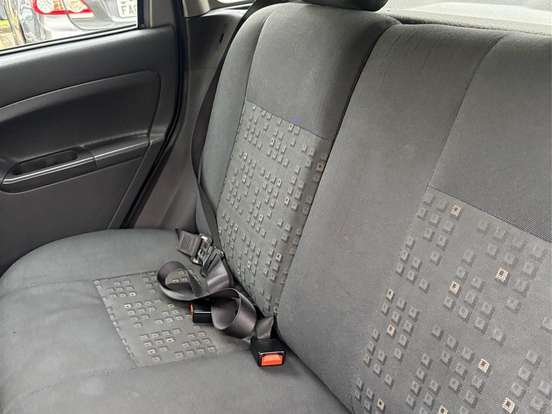 FORD-FIESTA-1.0 MPI 8V GASOLINA 4P MANUAL FORD-FIESTA-2004