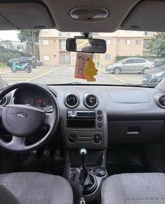 FORD-FIESTA-2004