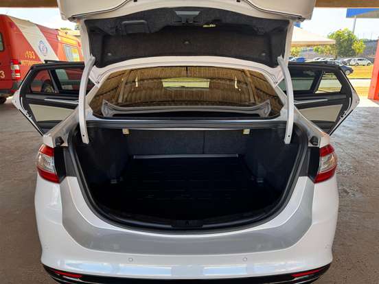 FORD-FUSION-2015