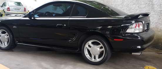 FORD-MUSTANG-1995