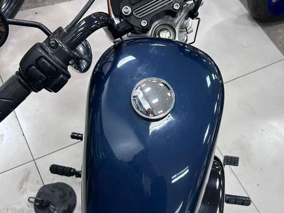 HARLEY-DAVIDSON-SPORTSTER XL 883 R HARLEY-DAVIDSON-SPORTSTER XL 883 R-2009