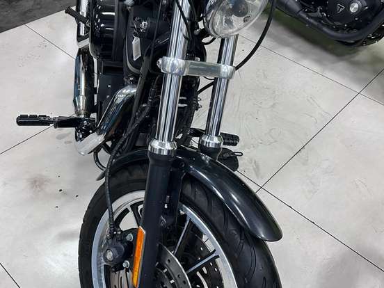 HARLEY-DAVIDSON-SPORTSTER XL 883 R HARLEY-DAVIDSON-SPORTSTER XL 883 R-2009