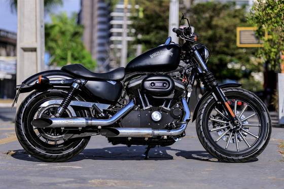 HARLEY-DAVIDSON SPORTSTER IRON 883 