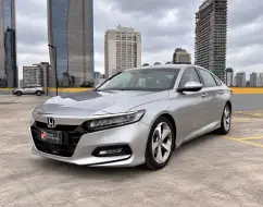 HONDA ACCORD 2.0 VTEC TURBO GASOLINA TOURING 10AT HONDA ACCORD 2.0 VTEC TURBO GASOLINA TOURING 10AT