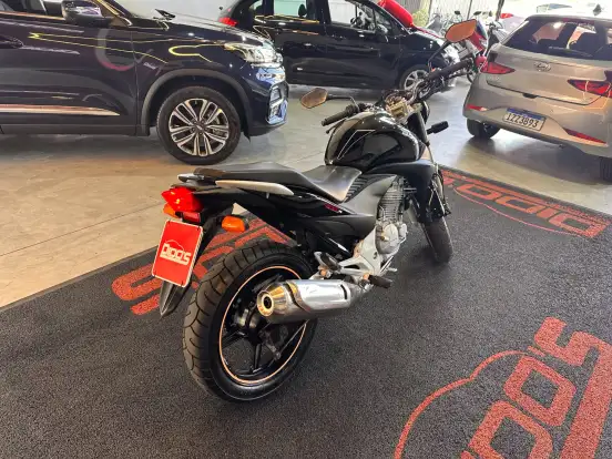 HONDA-CB 300R-2011