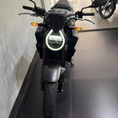 HONDA-CB 650R E-CLUTCH-2026
