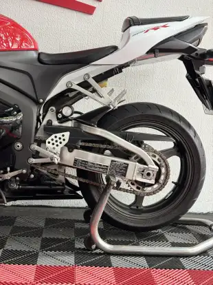 HONDA-CBR 600RR HONDA-CBR 600RR-2013