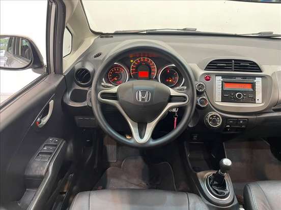 HONDA-FIT-2012