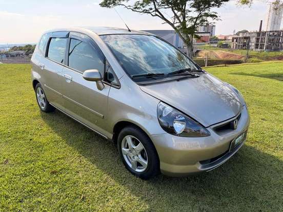 HONDA-FIT-2005
