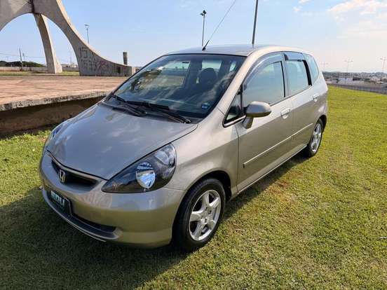 HONDA-FIT-2005