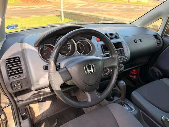 HONDA-FIT-2005