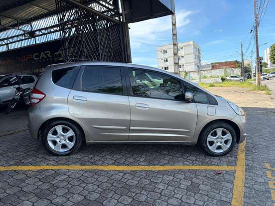 HONDA-FIT-2009
