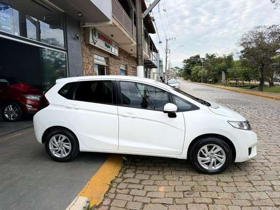 HONDA-FIT-2015