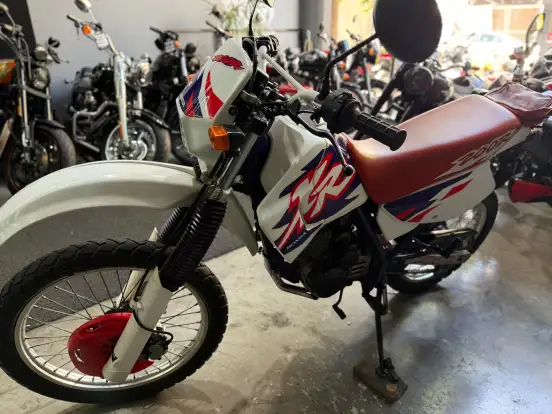 HONDA-XR 200R-1995