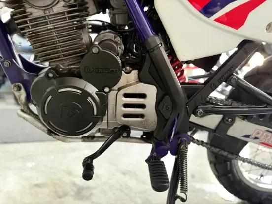 HONDA-XR 200R HONDA-XR 200R-1995
