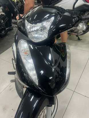 HONDA-BIZ 125 ES-2011