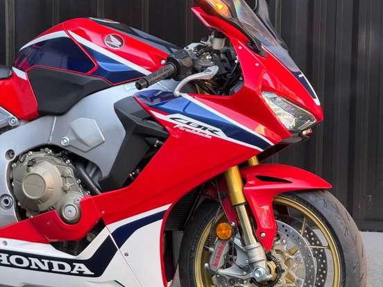 HONDA-CBR 1000RR FIREBLADE HONDA-CBR 1000RR FIREBLADE-2017