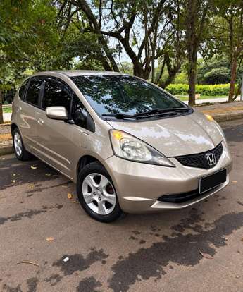 HONDA-FIT-2009