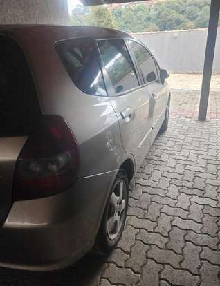 HONDA-FIT-2004