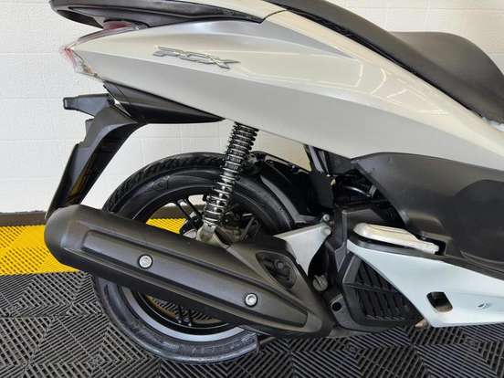 HONDA-PCX DLX-2015