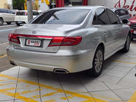 HYUNDAI-AZERA-2010