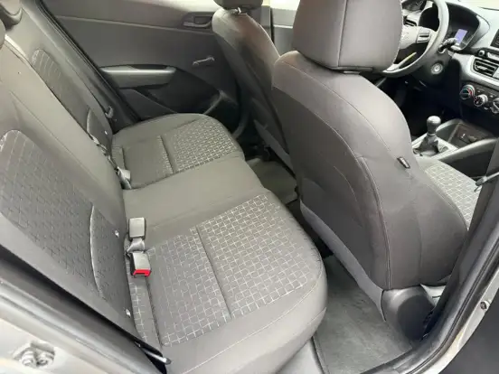 HYUNDAI-HB20-2023