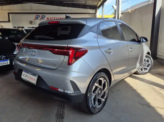 HYUNDAI-HB20-2023