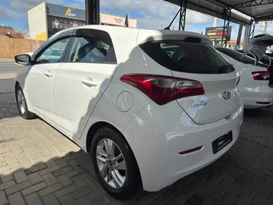 HYUNDAI-HB20-2013