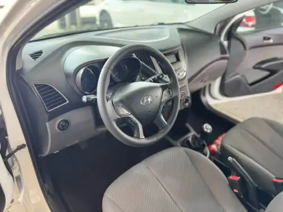 HYUNDAI-HB20-1.6 PREMIUM 16V FLEX 4P MANUAL HYUNDAI-HB20-2013